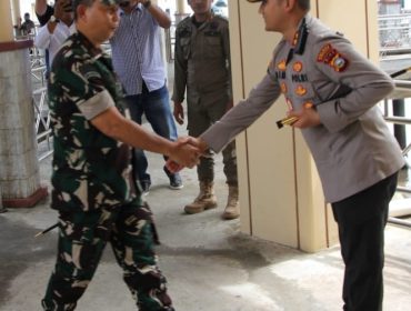 📷 Danrem 031/Wira Bima, Brigjen TNI Dany Rakca Andalasawan dan Kapolres Bengkalis, AKBP Setyo Bimo Anggoro. 