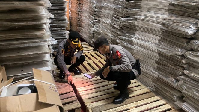 
 ? Polres Bengkalis Kembali Lakukan Pengecekan Intensif Gudang Logistik Pemilu.