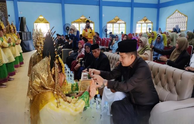 
 📸 Yung Sanusi saat Menghadiri Peringatan Milad ke-88 sekaligus Pengukuhan Dewan Pengurus Pusat Yayasan Pondok Pesantren (Ponpes) Hubbul Wathan Riau periode 2025-2030.
