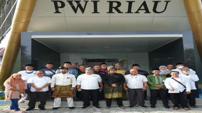 
 Dikunjungi Pengurus LAMR Kota Pekanbaru, PWI Riau Siap Promosikan Budaya Melayu