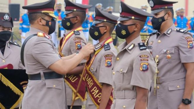 
 Penutupan SPN 2021, Kapolda Riau Lantik 449 Bintara Polisi