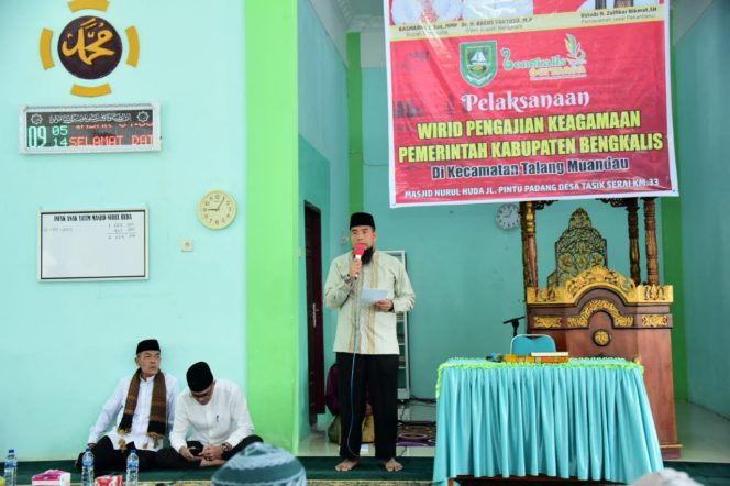 
 ? Wakili Bupati, Andris Wasono Hadiri Pengajian Rutin Pemkab Bengkalis di Talang Muandau, Jum'at (19/5/2023) pagi.
