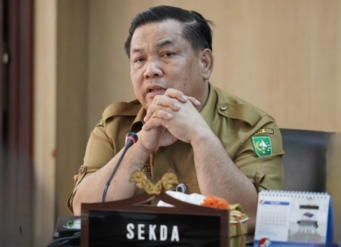 
 ? Sekdaprov Riau, SF Harianto.