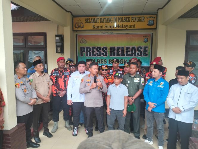 
 ? Press release pengungkapan perkara dugaan pelecehan simbol negara yang terjadi di Kecamatan Pinggir, Kabupaten Bengkalis.
