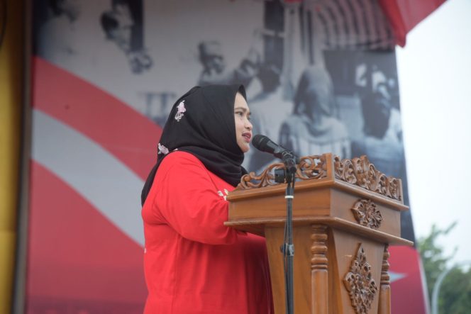 
 ? Bupati Bengkalis Kasmarni.