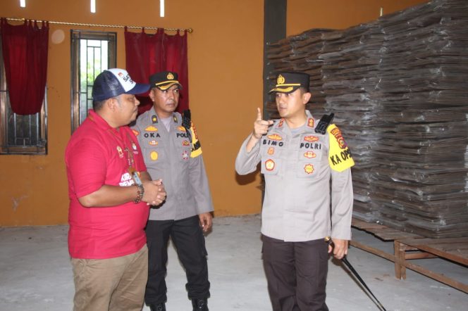 
 ? Kapolres Bengkalis AKBP Setyo Bimo Anggoro saat mengunjungi Kantor KPU Bengkalis.