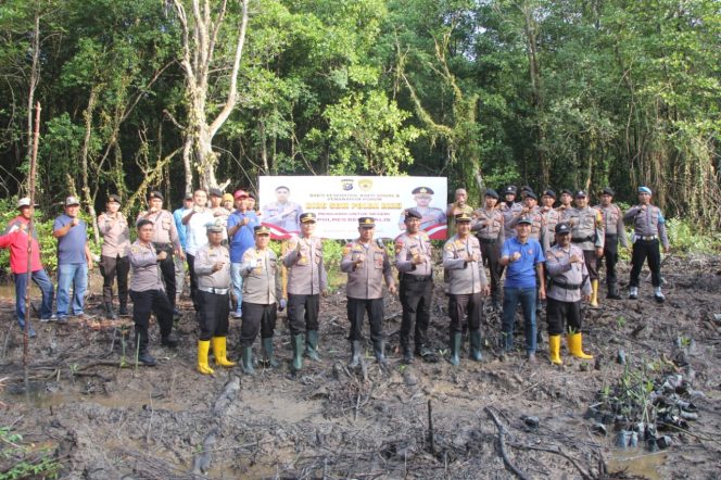 
 ? Polres Bengkalis Lakukan Penanaman 250 Bibit Pohon Mangrove di Desa Kelapapati.