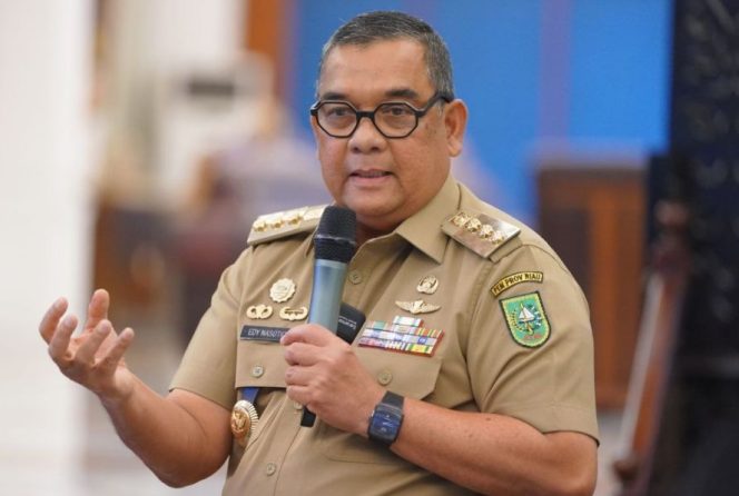
 ? Gubernur Riau (Gubri) Edy Natar Nasution.
