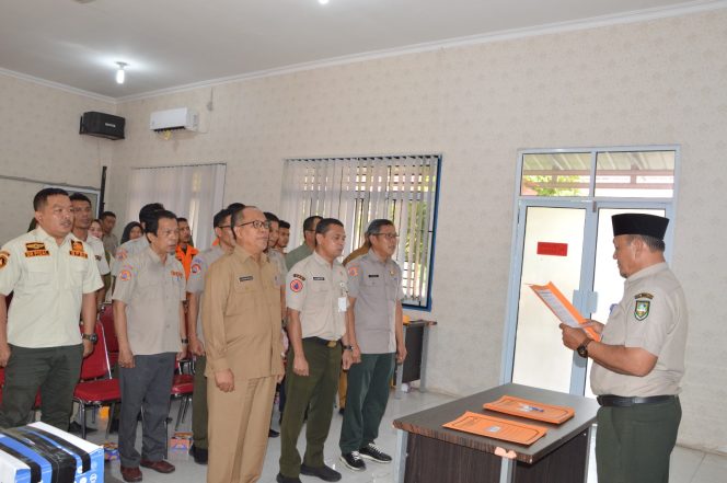 
 Pembacaan Ikrar oleh Kalaksa BPBD Drs. Sufandi di ikuti seluruh Pegawai lingkungan BPBD