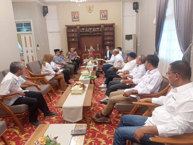
 Kunjungan pengurus PWI Provinsi Riau di Kantor Pj Gubernur Riau Haryanto. 