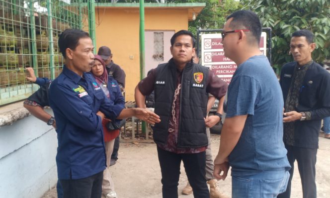 
 ? TPID Bengkalis saat memantau ketersediaan LPG disalah satu agen.