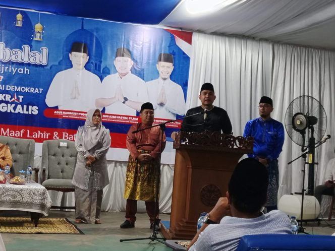 
 Ketua DPC Partai Demokrat Nur Azmi Hasyim bersama 3 anggota DPRD Terpilih diacara halal bihalal partai demokrat