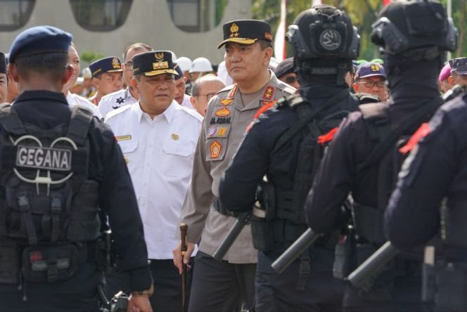 
 ? Kapolda Riau didampingi Penjabat (Pj) Gubernur Riau (Gubri), SF Hariyanto
(sumber/doc: mcr)