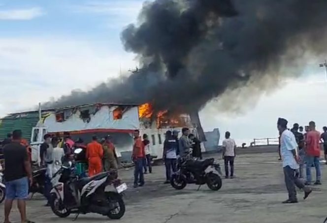 
 KMP Permata Lestari I yang terbakar.(Ist)