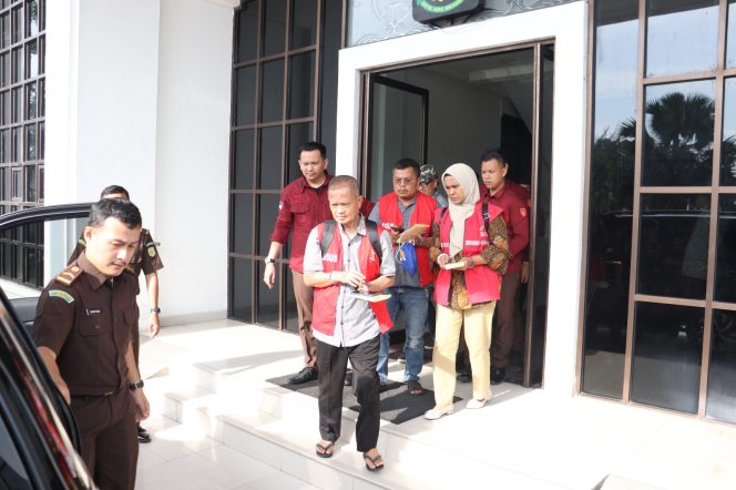 
 Kejari Bengkalis Tetapkan Tiga Tersangka Terduga Korupsi Pupuk Subsidi