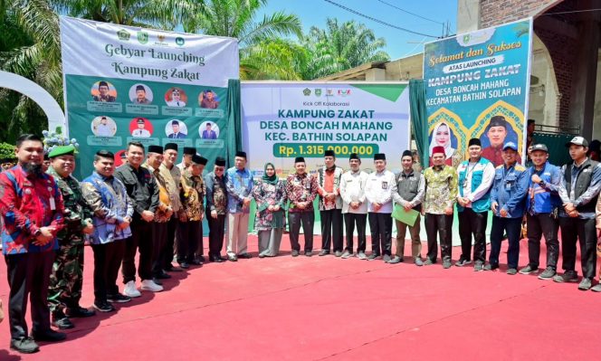 
 📸 Bupati Bengkalis, Kasmarni meresmikan Kampung Zakat Pertama Desa Boncah Mahang.