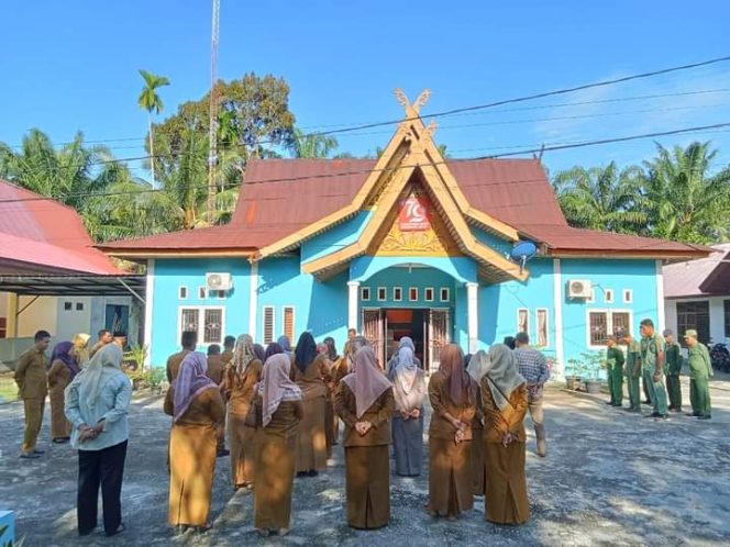 
 Apel pagi