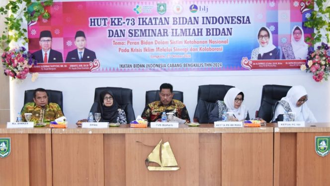 
 📸  Hj. Zahraini Hadiri HUT Ke-73 IBI dan Seminar Ilmiah di Gedung Daerah Bengkalis