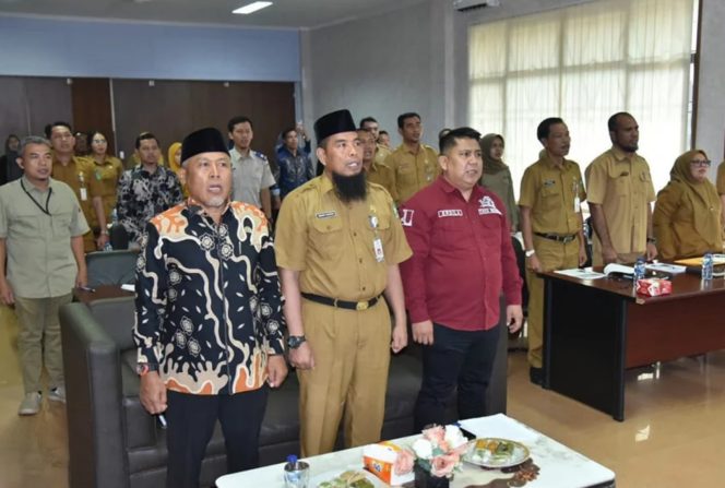 
 📸 Ketua DPRD Kabupaten Bengkalis diwakili Wakil Ketua III H. Misno (baju batik) menghadiri undangan konsultasi publik I penyusunan Rencana Detail Tata Ruang (RDTR) Perkotaan Bengkalis.