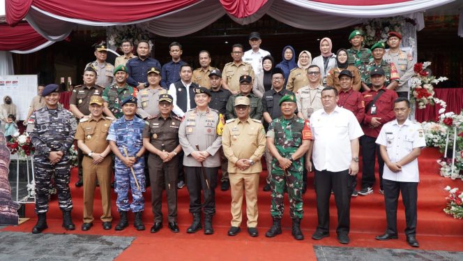 
 Kejati Riau Bersama Forkopimda Tinjau Pelaksanaan Pilkada Serentak di Riau