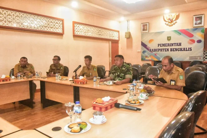 
 📸 Rapat Koordinasi (Rakor) Pengendalian Inflasi Daerah  yang digelar secara virtual  di ruang rapat Hang Jebat, Kantor Bupati Bengkalis.