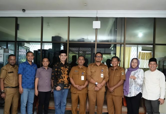 
 📸 Komisi III DPRD Bengkalis foto bersama perwakilan Dinas Perdagangan Kota Dumai.