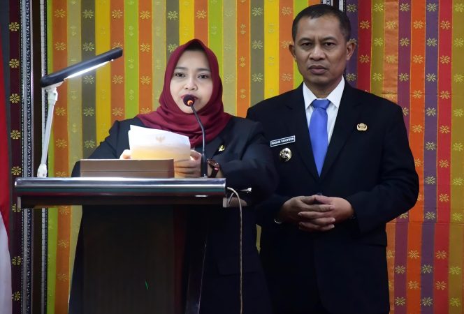 
 📸 Bupati Bengkalis, Kasmarni, bersama Wakil Bupati Bagus Santoso, menyampaikan Laporan Keterangan Pertanggungjawaban (LKPJ) Tahun Anggaran 2024.