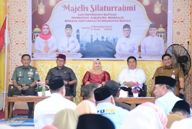 
 📸 Bupati Bengkalis, Kasmarni saat Safari Ramadhan di Kecamatan Bantan.