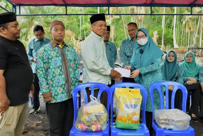 
 📸 TP PKK Bengkalis Salurkan Bantuan untuk Korban Kebakaran di Pambang Baru.(Ist)