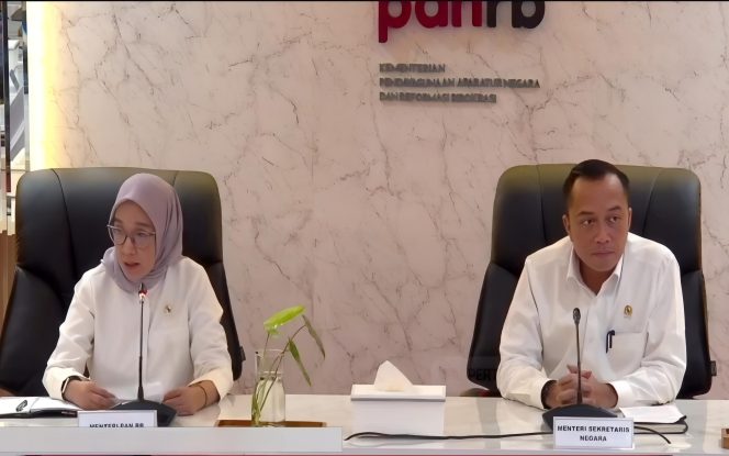 
 📸 Menteri Sekretaris Negara, Prasetyo Hadi, dalam konferensi pers yang digelar pada Senin, 17 Maret 2025.