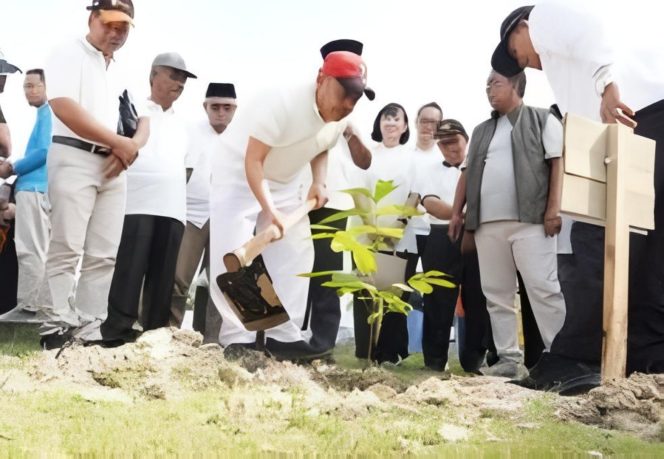 
 📸 Sambut Hari Bumi, Riau Tanam Ribuan Bibit Matoa.(Sumber: MCR)