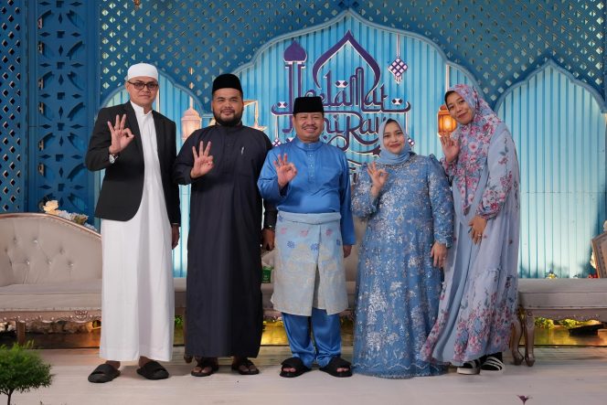 
 📸 Bupati Bengkalis Adakan Open House di Kediaman Pribadi.