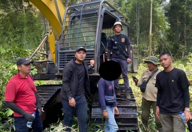 
 📸 Polres Bengkalis mengungkap jaringan jual beli hutan ilegal di wilayah konsesi PT BBHA.