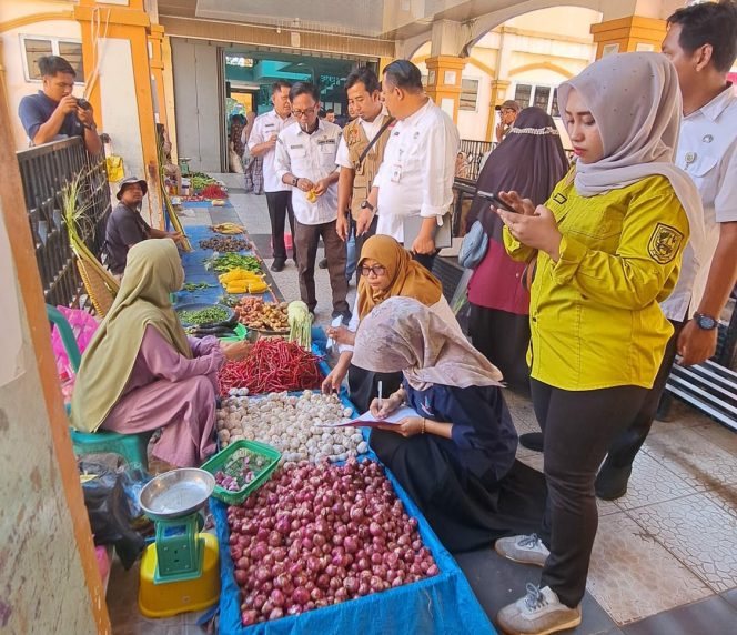 
 📸 Pemerintah Kabupaten Bengkalis bersama Satuan Tugas Pangan melakukan inspeksi mendadak di Pasar Terubuk.