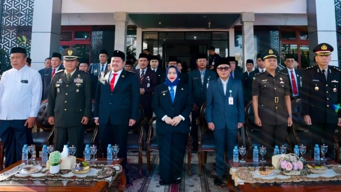 
 📸 Foto bersama usai upacara peringatan Hari Lahir Pancasila yang digelar di halaman Kantor Bupati Bengkalis.