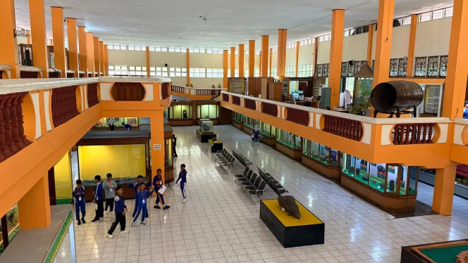 
 📸 Museum Sang Nila Utama di Pekanbaru direvitalisasi dengan modernisasi ruang pamer, tetap mempertahankan arsitektur Melayu.