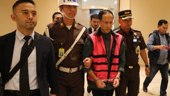 
 📸 Eks Menteri Pendidikan, Kebudayaan, Riset, dan Teknologi Nadiem Makarim [rompi orange]
