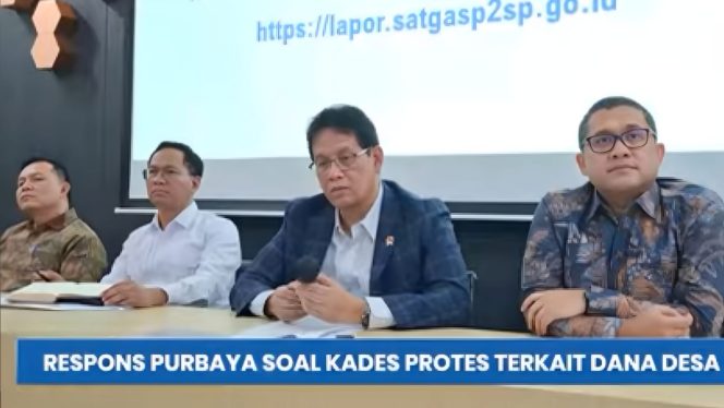 
 📸 Menteri Keuangan Purbaya (Jas Biru) memberikan keterangan mengenai Dana Desa Tahap II dan mekanisme pembiayaan Koperasi Desa Merah Putih di Kantor Kemenkeu, Jakarta.