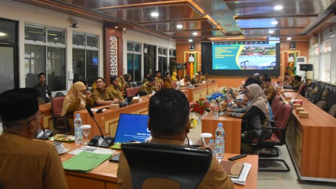
 📸 Konsultasi publik penyusunan RPPLH 2025–2055 di Kantor Bappeda Bengkalis, Selasa, 16 Desember 2025.