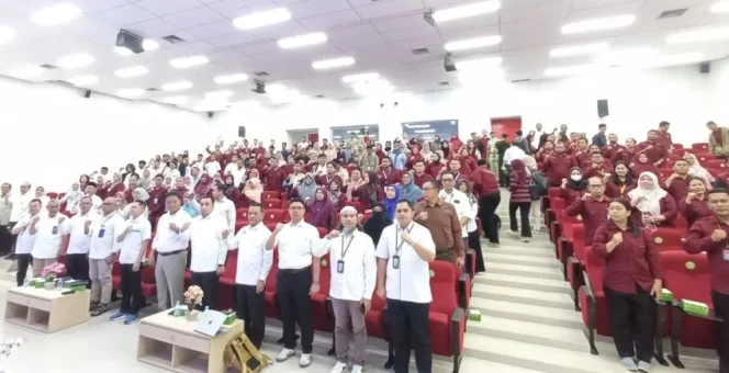 
 📸 Ratusan peserta memenuhi auditorium Universitas Riau saat sosialisasi digitalisasi ijazah dan transkrip.