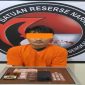 Petugas Satresnarkoba Polres Bengkalis mengamankan tersangka pengedar sabu di Desa Balai Makam.