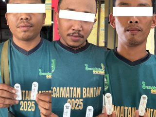 📸 Tiga pegawai Kantor Camat Bantan yang terdeteksi positif narkoba dalam tes urine mendadak Polres Bengkalis, Kamis, 16 April 2026.
