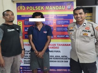 📸 Polisi mengamankan pelaku curanmor Mandau berinisial LDT (33) beserta barang bukti di Polres Bengkalis.
