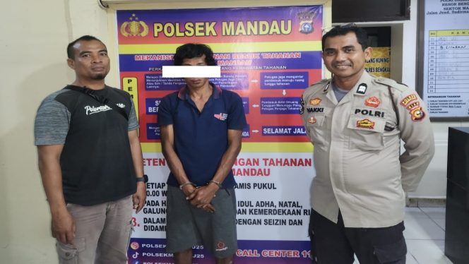 
 📸 Polisi mengamankan pelaku curanmor Mandau berinisial LDT (33) beserta barang bukti di Polres Bengkalis.

