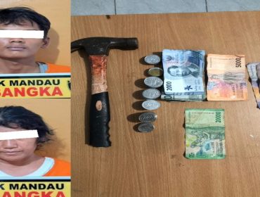 📸 Polisi mengamankan dua pelaku pasutri bobol kotak amal Masjid Baitul Amal di Mandau beserta barang bukti di Polsek Mandau.
