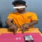Polisi mengamankan MS beserta sabu yang disimpan dalam kotak rokok di Rupat Utara