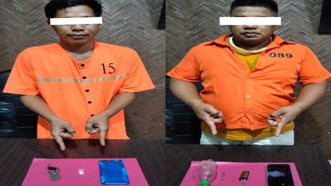 
 📸 Dua tersangka kasus narkotika di Bengkalis bersama barang bukti yang diamankan polisi.