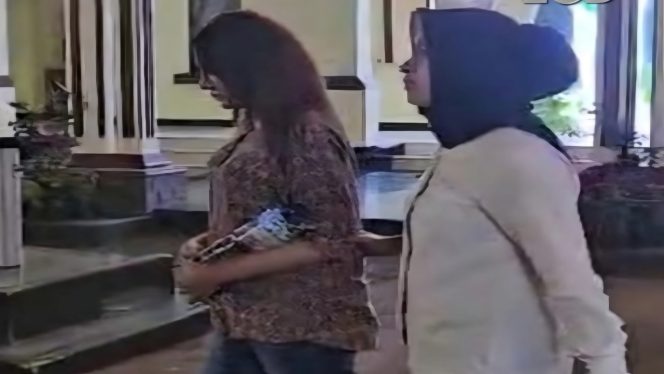 
 📸Finalis Puteri Indonesia 2024 asal Riau, Jeni Rahmadial Fitri ditetapkan tersangka kasus malapraktik.