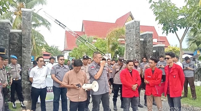 📸 GMNI Bengkalis menggelar aksi di Kejari Bengkalis untuk mendesak audit dana PI PT Bumi Laksamana Jaya senilai Rp224 miliar.