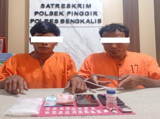 📸 Polsek Pinggir menyita 19 paket sabu dari dua tersangka di Talang Muandau, Bengkalis.
